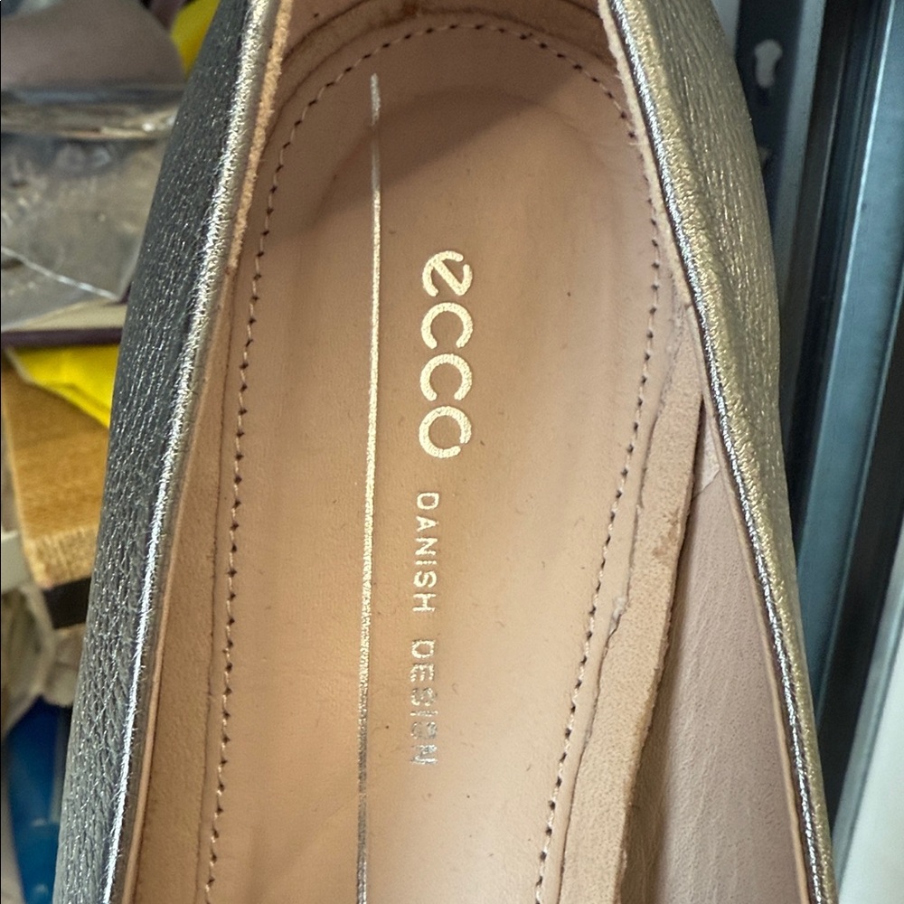 ECCO  flats size 9. - Picture 11 of 12